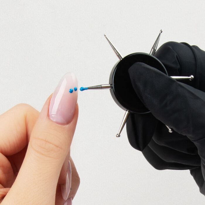 18337 dotting tool 6in1 anwendungsbild Strumento per punteggiare le unghie Emmi 6in1 - immagine 2