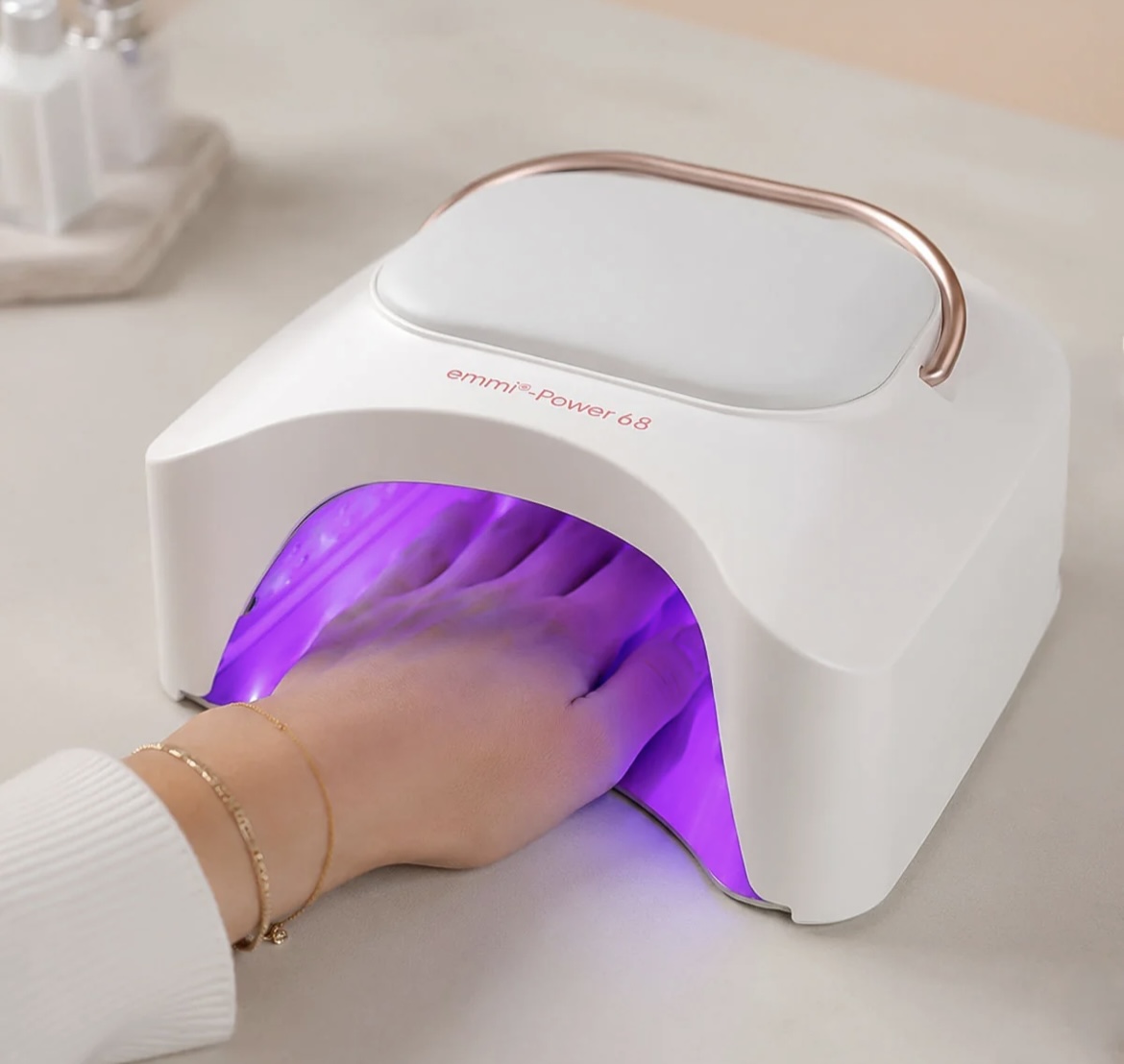 IMG 9584 EMMI POWER 68 UV/LED LAMPADA PER UNGHIE BIANCA *A BATTERIA* - immagine 2